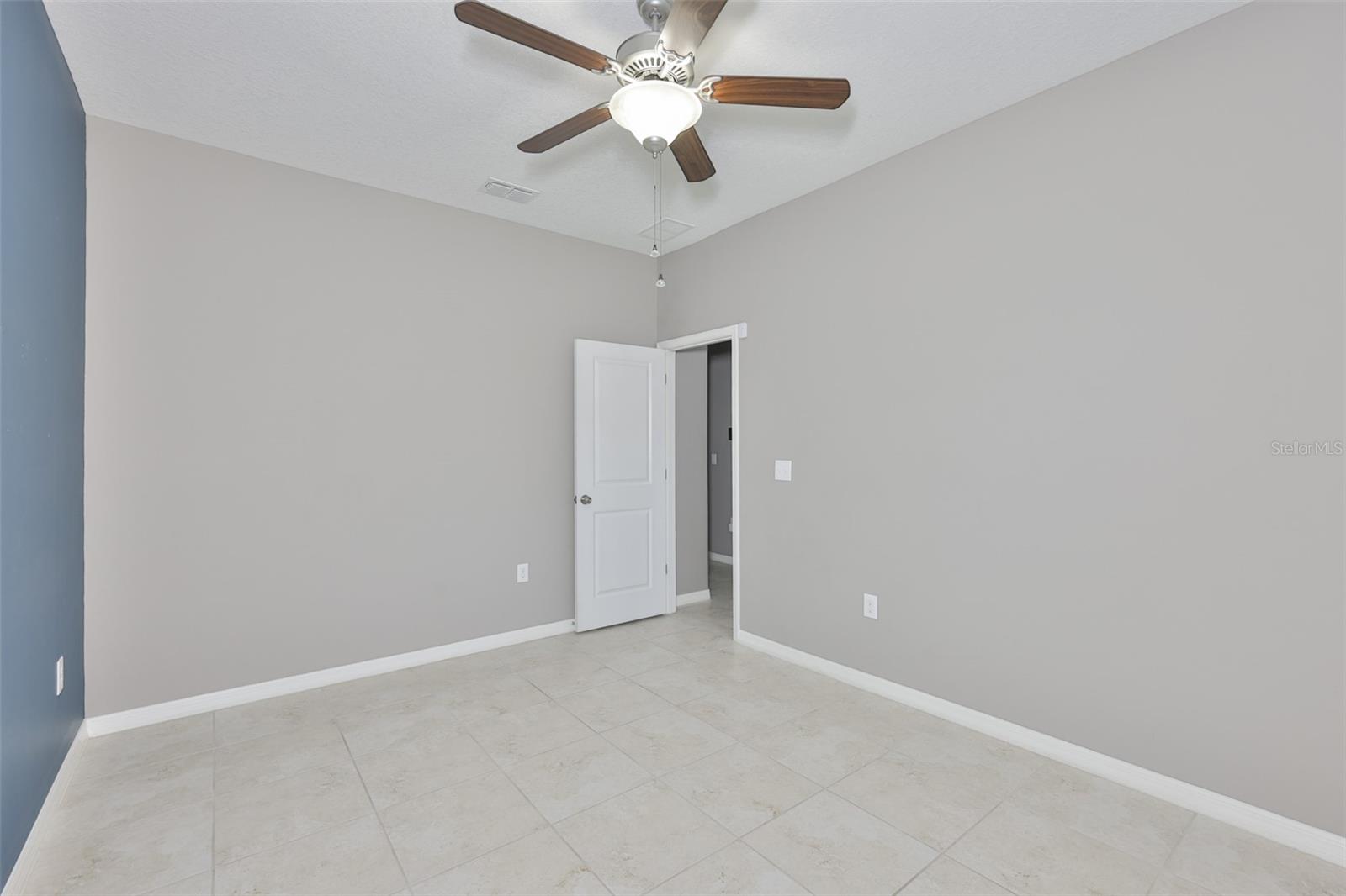 Image 16 of 64 For 6330 Lantern View Place