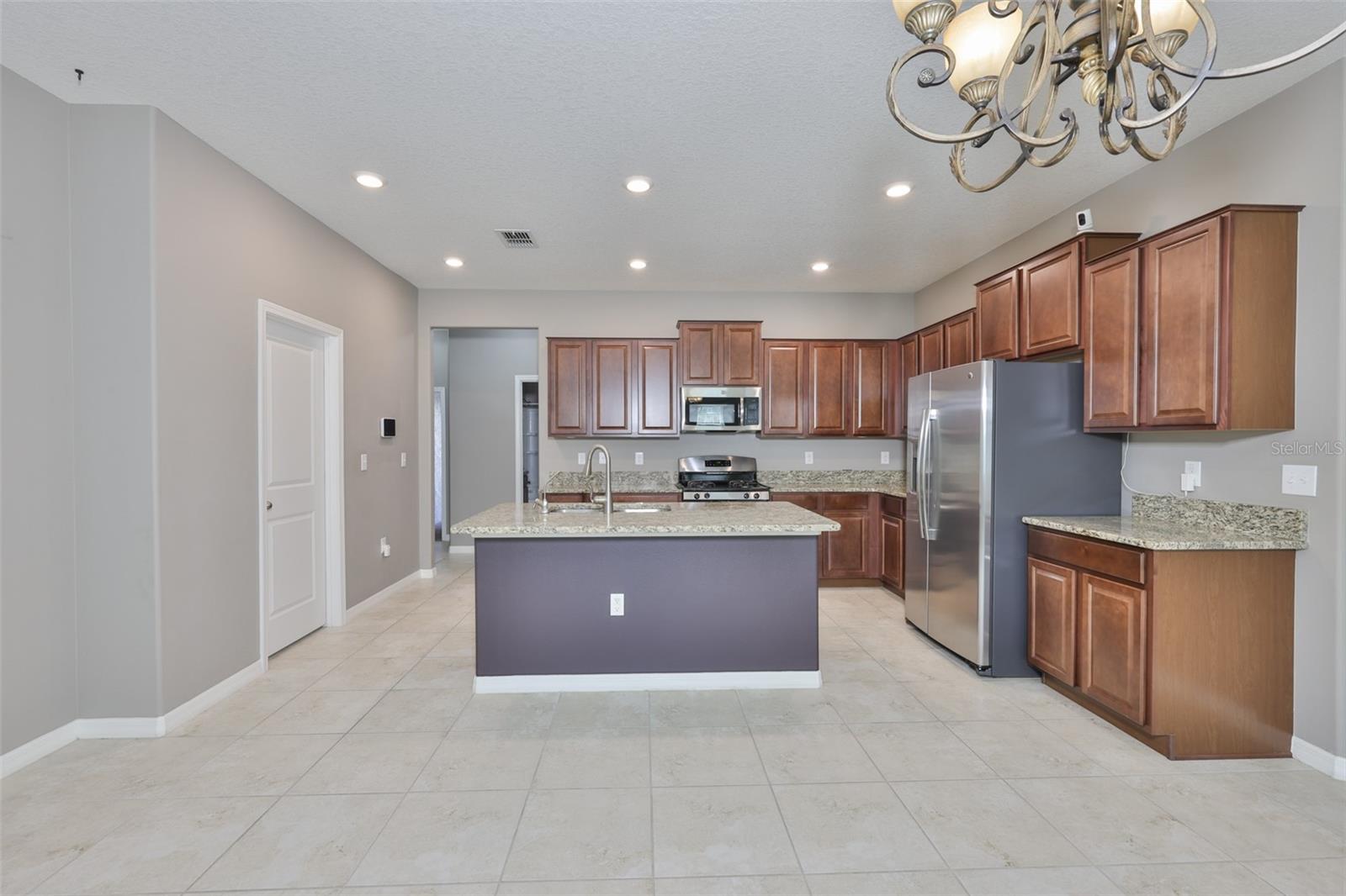 Image 6 of 64 For 6330 Lantern View Place