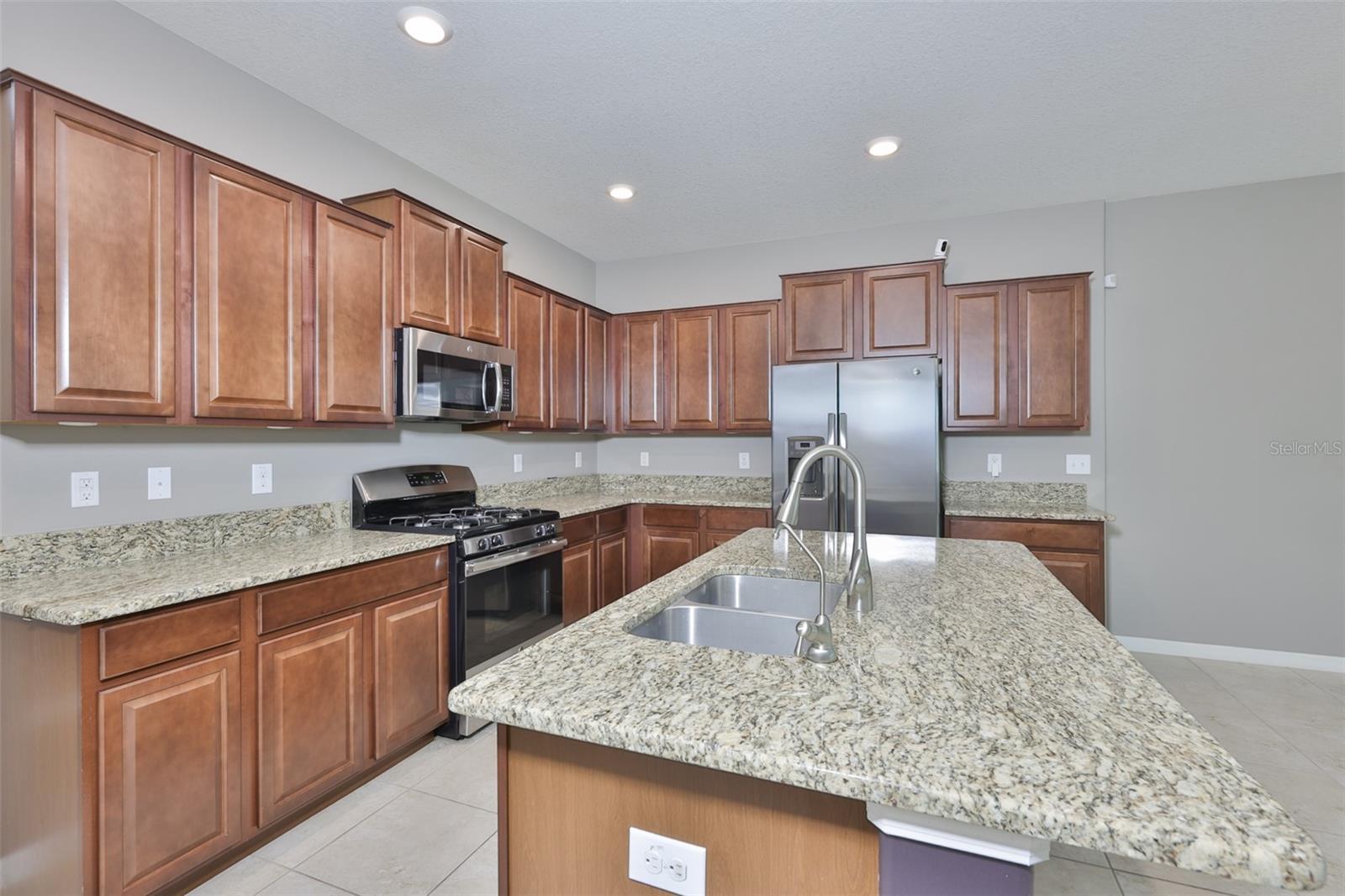 Image 8 of 64 For 6330 Lantern View Place