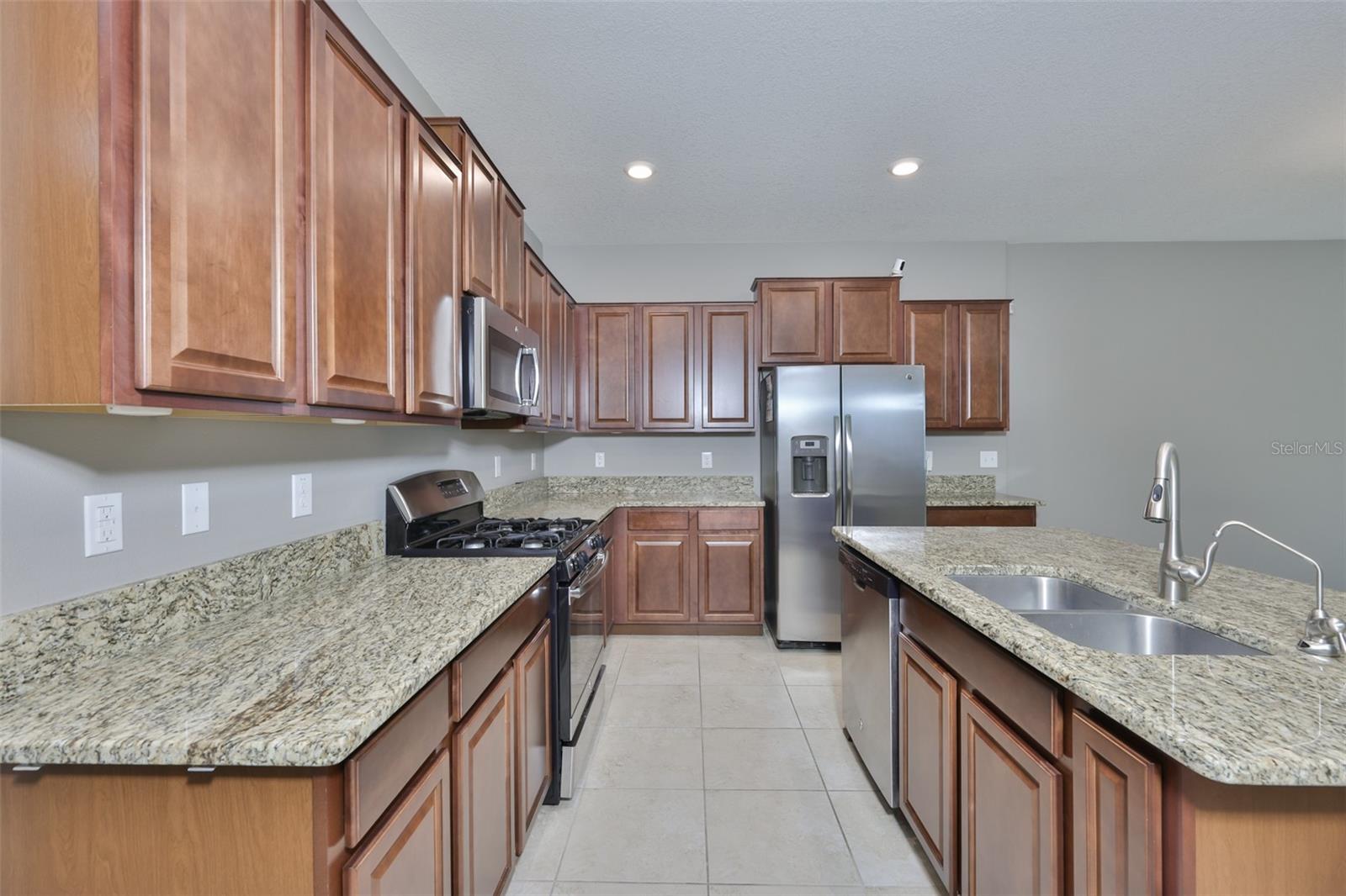 Image 9 of 64 For 6330 Lantern View Place