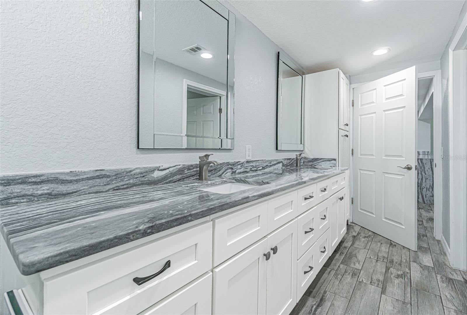 Image 12 of 45 For 1125 Fernwood Drive