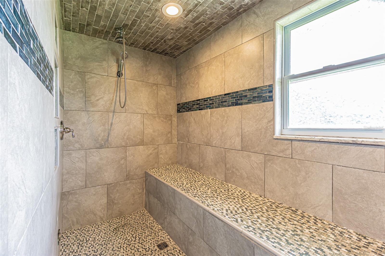 Image 16 of 45 For 1125 Fernwood Drive