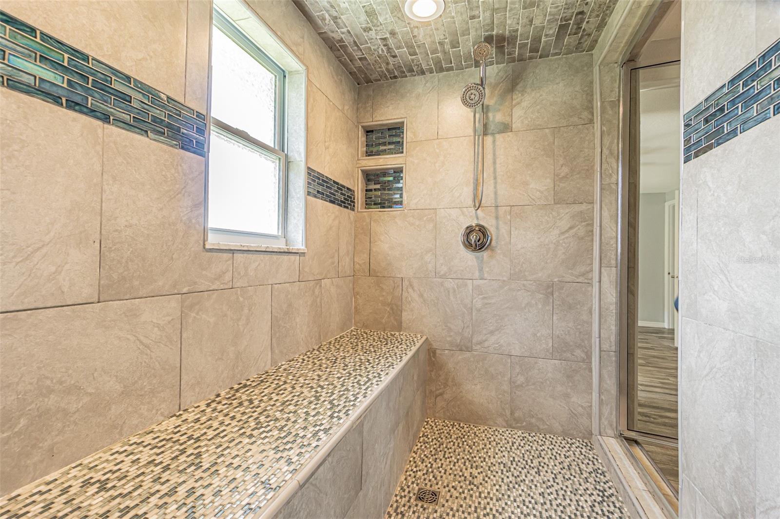 Image 17 of 45 For 1125 Fernwood Drive