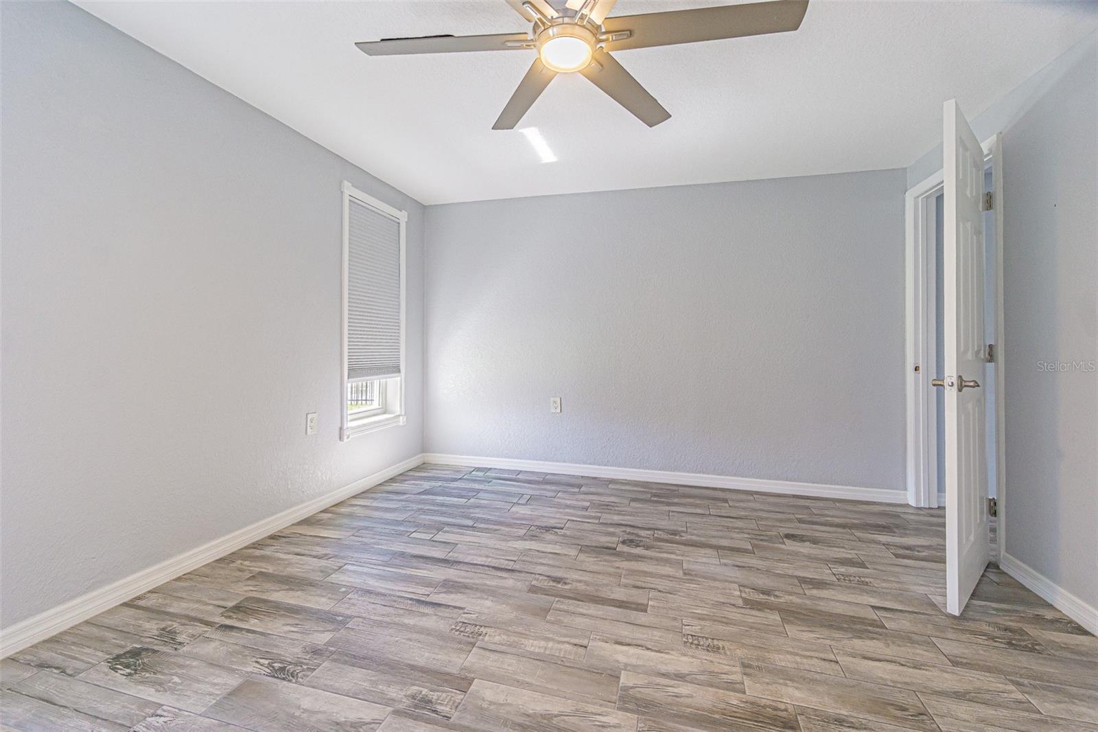 Image 21 of 45 For 1125 Fernwood Drive