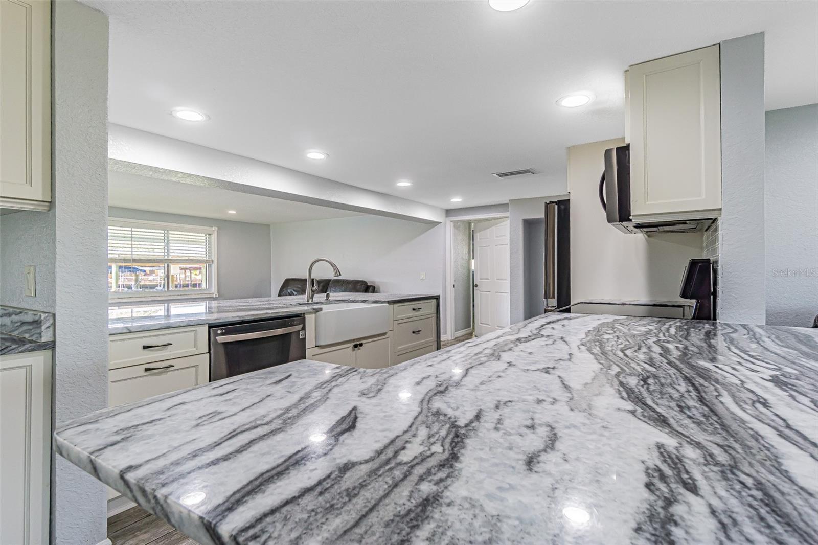 Image 6 of 45 For 1125 Fernwood Drive