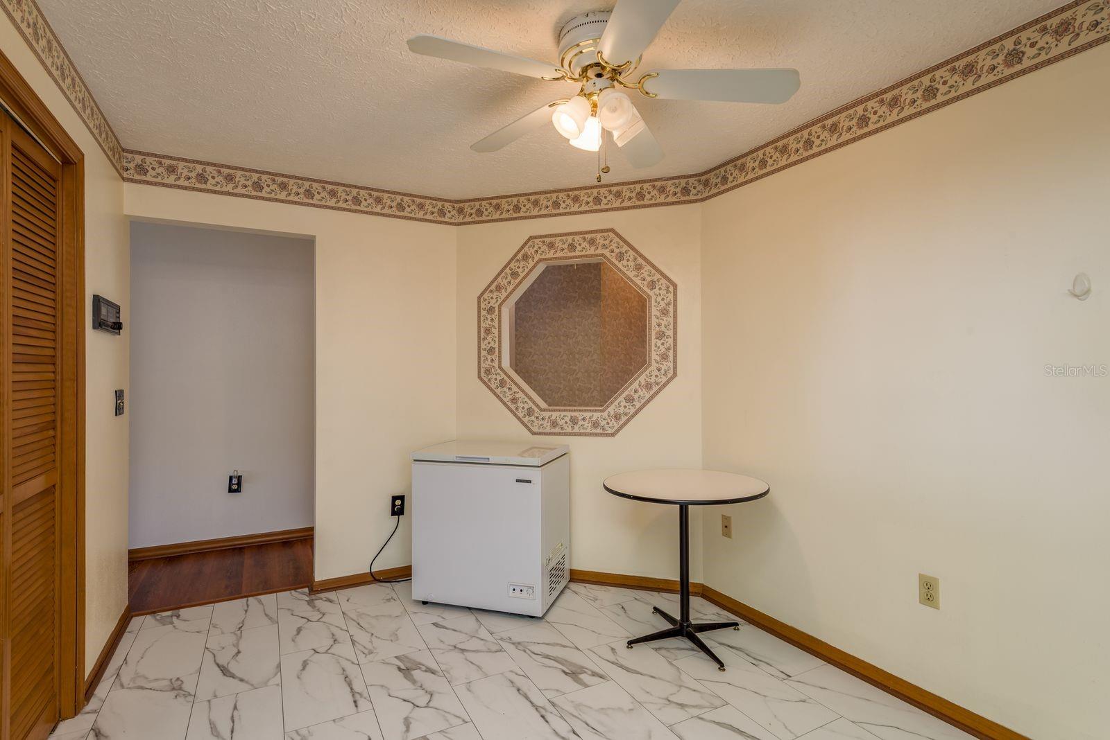 Image 10 of 37 For 752 Brittany Park Boulevard