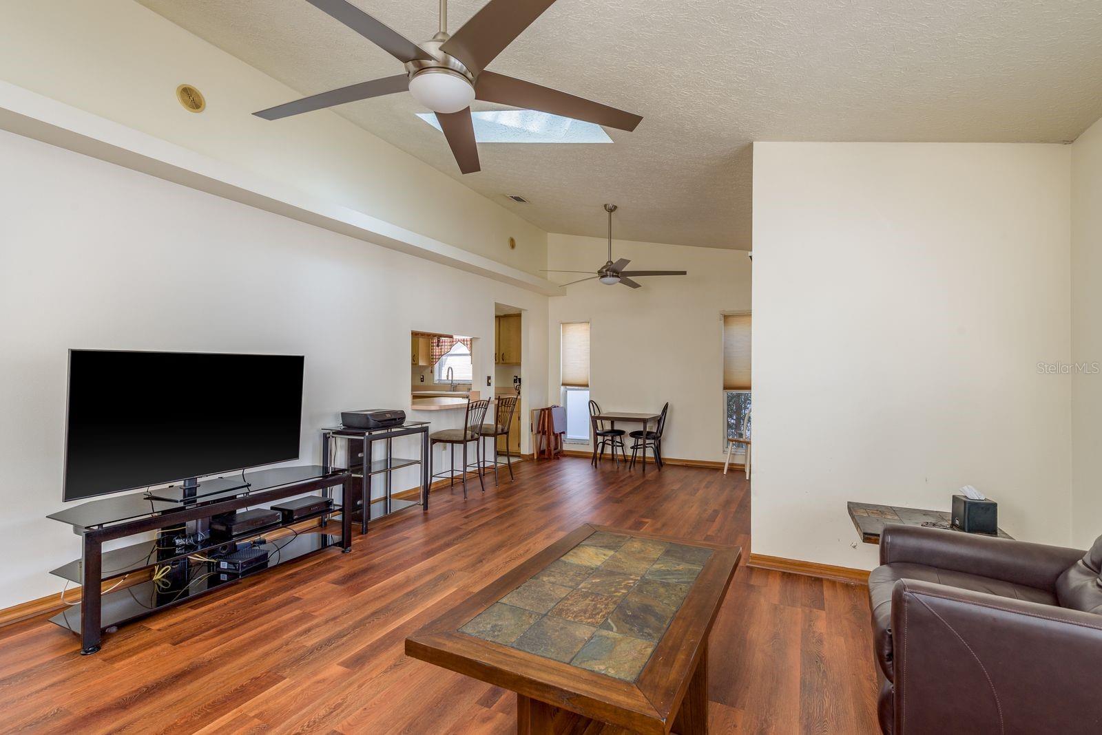 Image 12 of 37 For 752 Brittany Park Boulevard