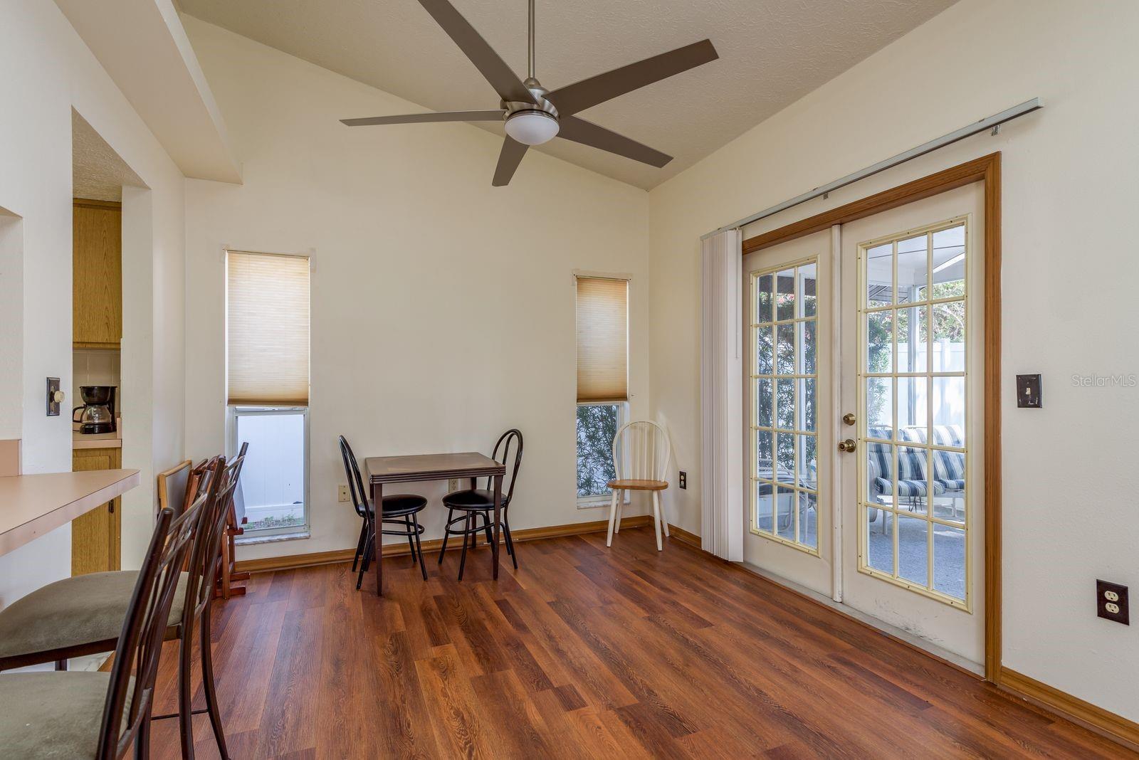 Image 14 of 37 For 752 Brittany Park Boulevard