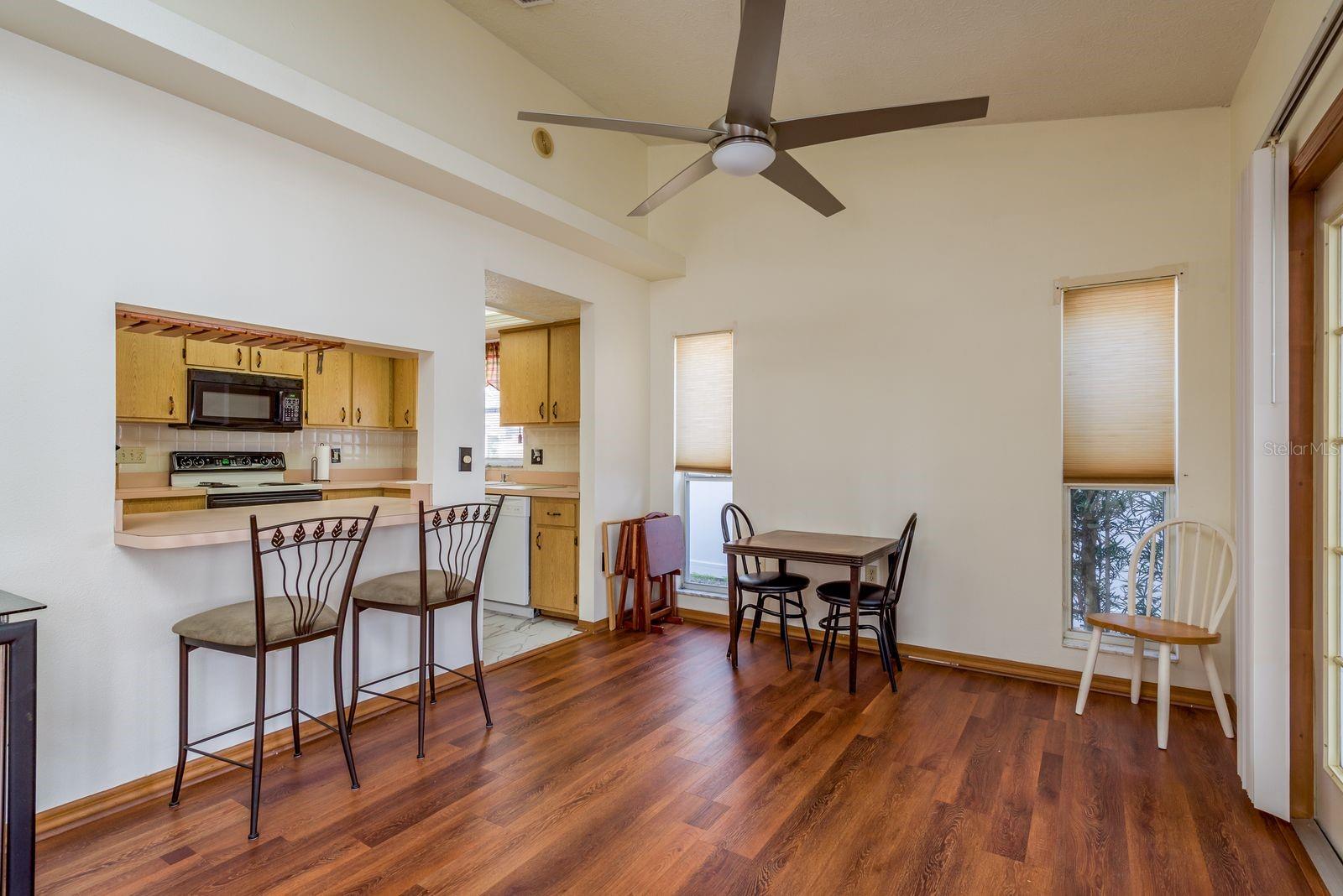 Image 15 of 37 For 752 Brittany Park Boulevard