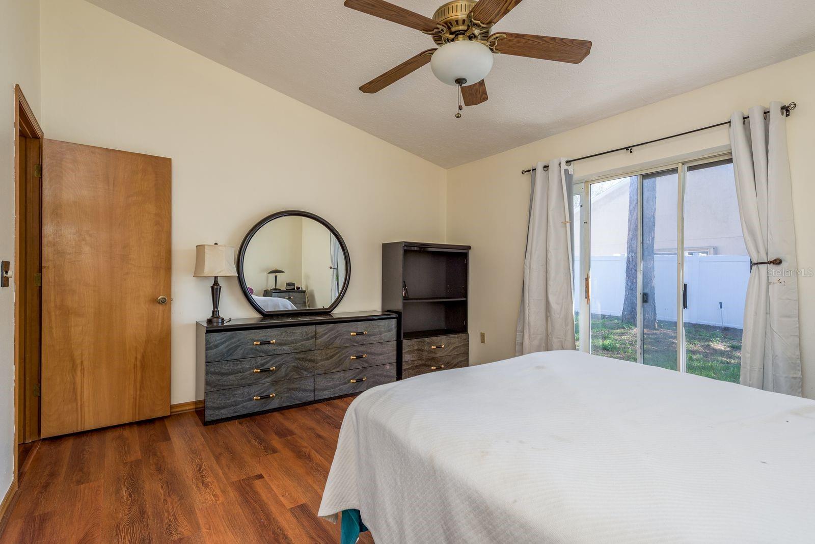 Image 17 of 37 For 752 Brittany Park Boulevard