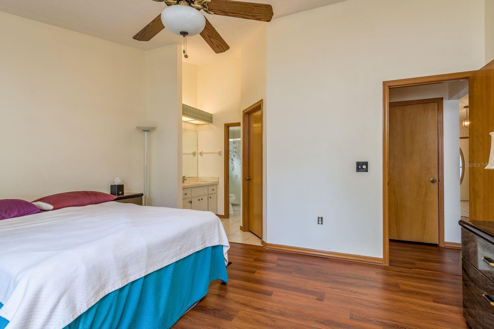 Image 19 of 37 For 752 Brittany Park Boulevard