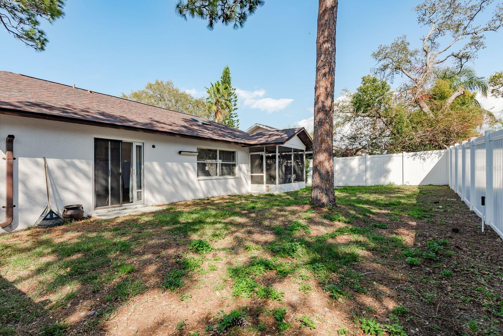 Image 32 of 37 For 752 Brittany Park Boulevard