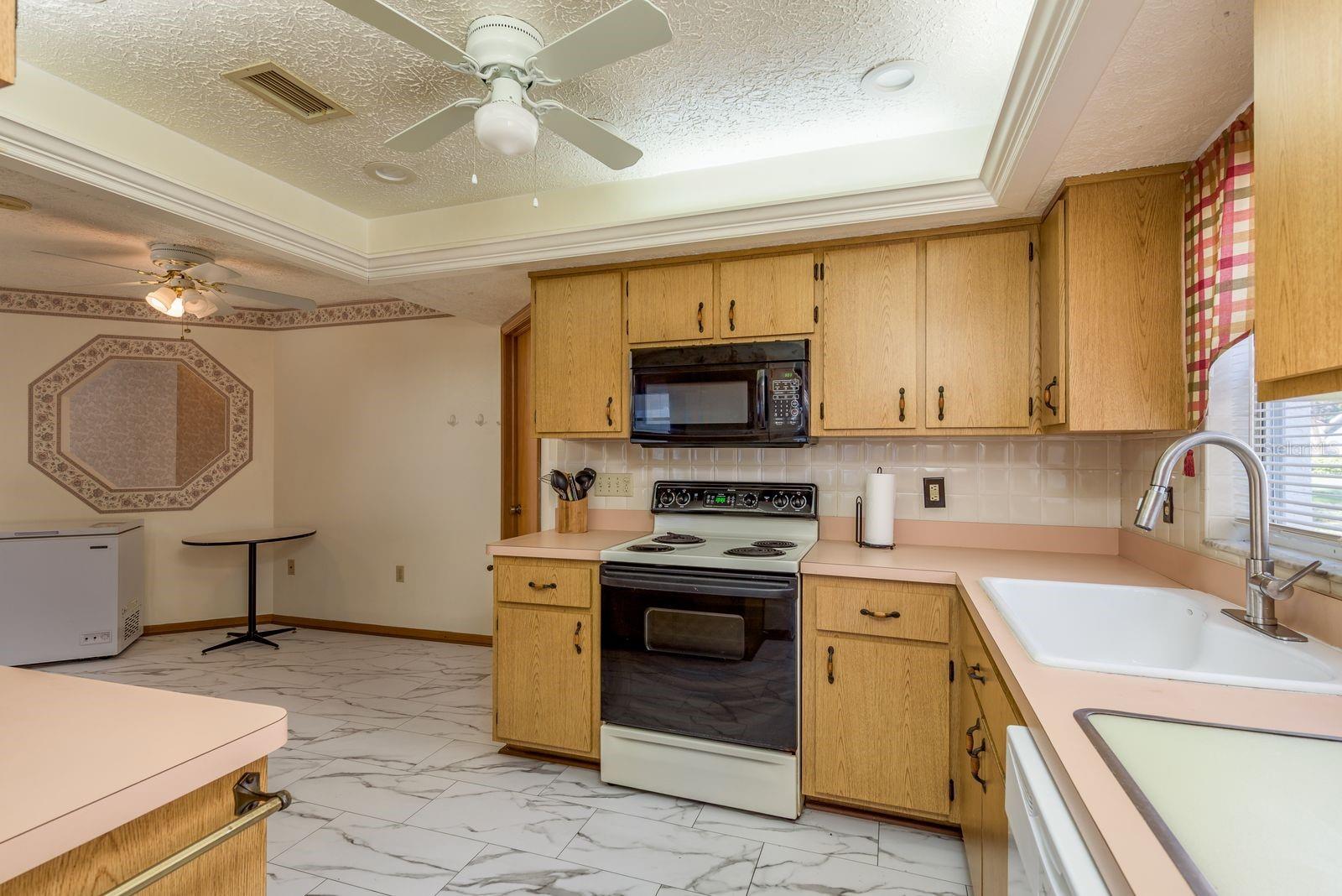 Image 7 of 37 For 752 Brittany Park Boulevard