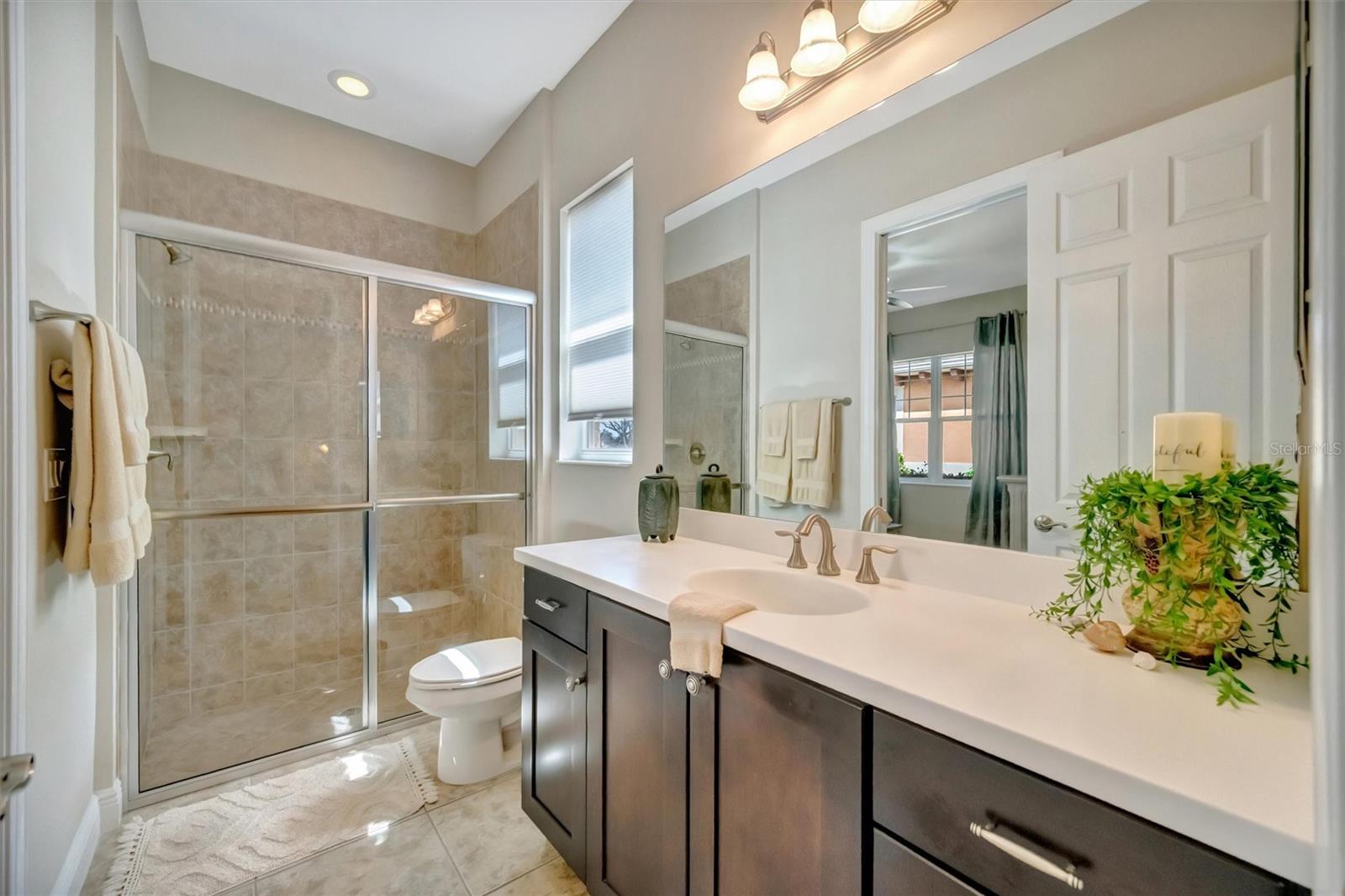 Image 41 of 100 For 1022 Kestrel Court