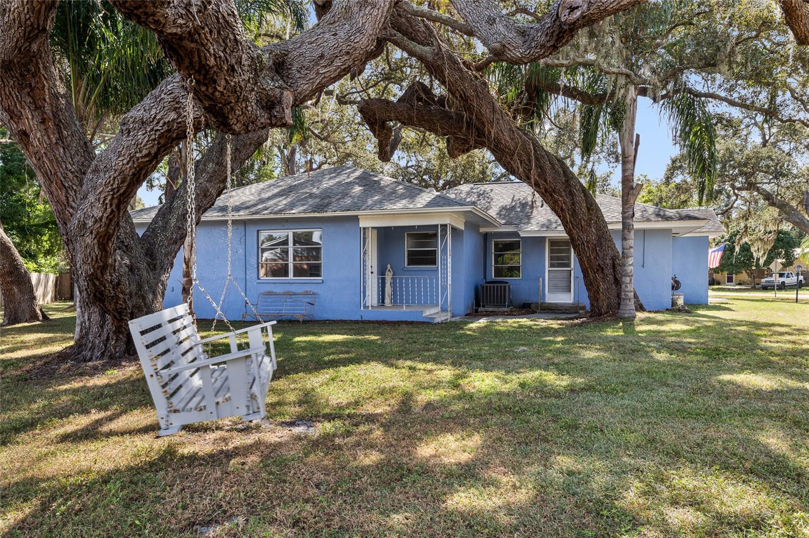 Image 11 of 47 For 2027 Pinecrest Way