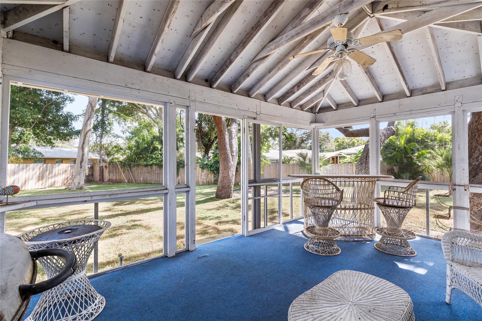 Image 13 of 47 For 2027 Pinecrest Way