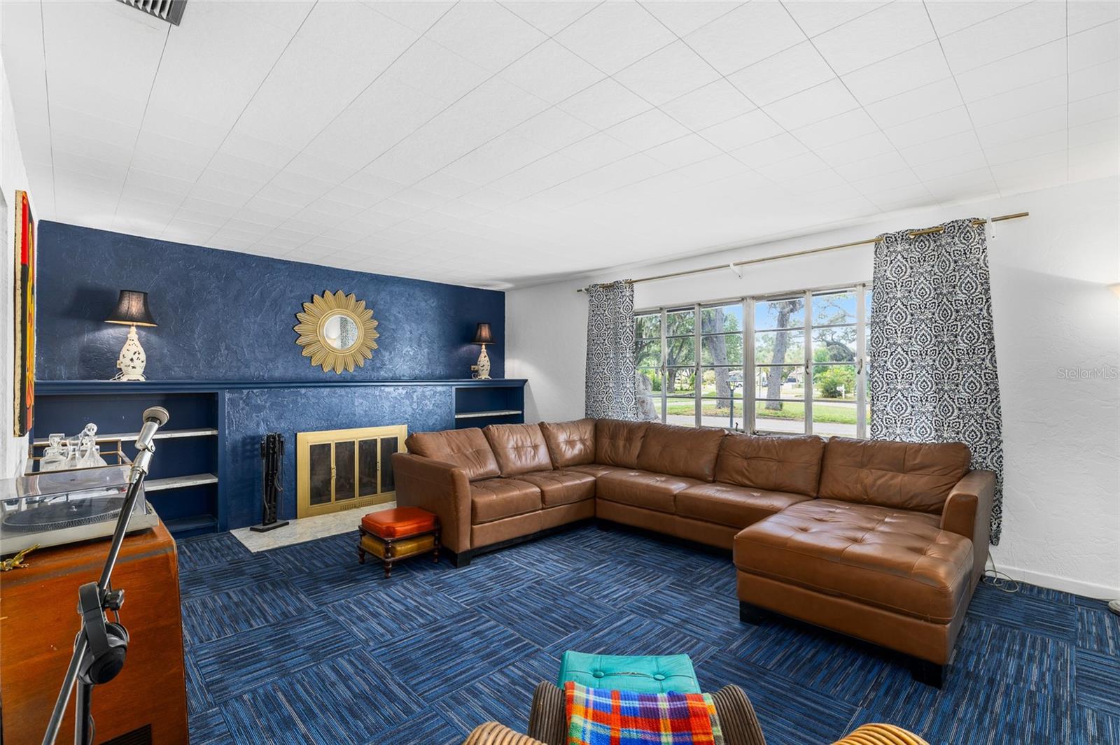 Image 17 of 47 For 2027 Pinecrest Way