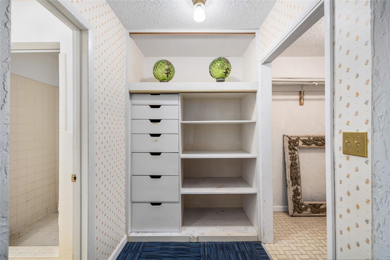 Image 29 of 47 For 2027 Pinecrest Way