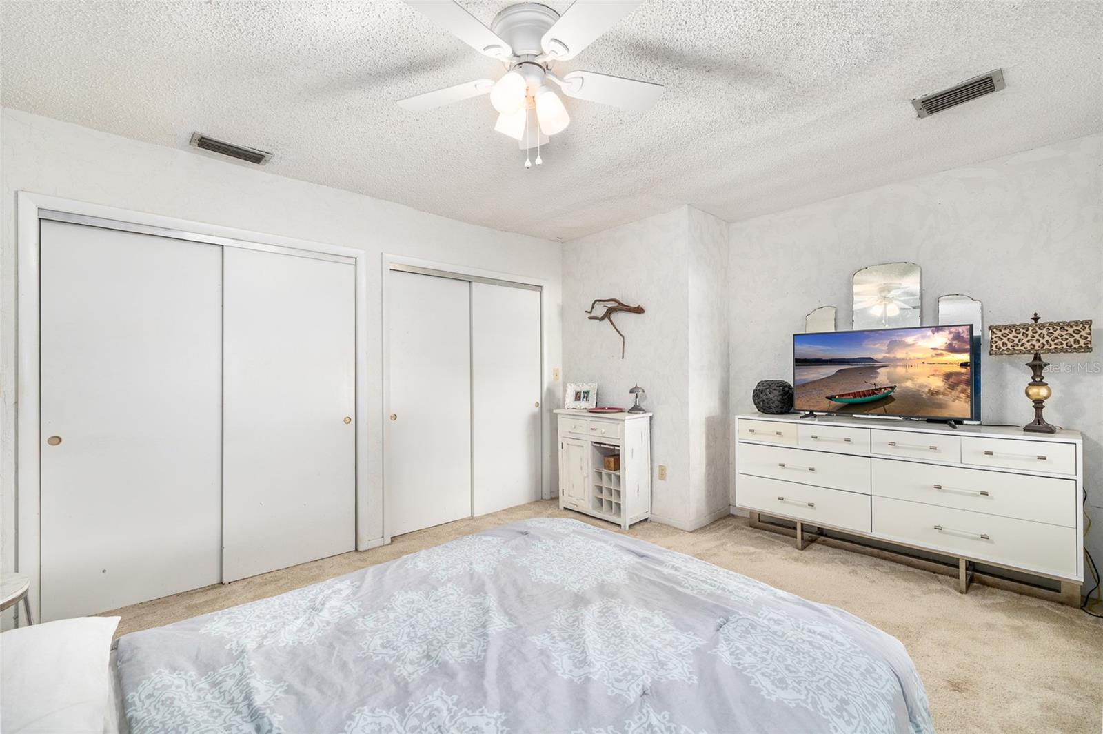 Image 36 of 47 For 2027 Pinecrest Way