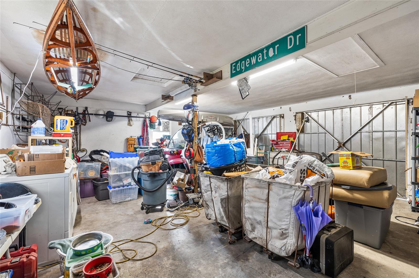 Image 38 of 47 For 2027 Pinecrest Way