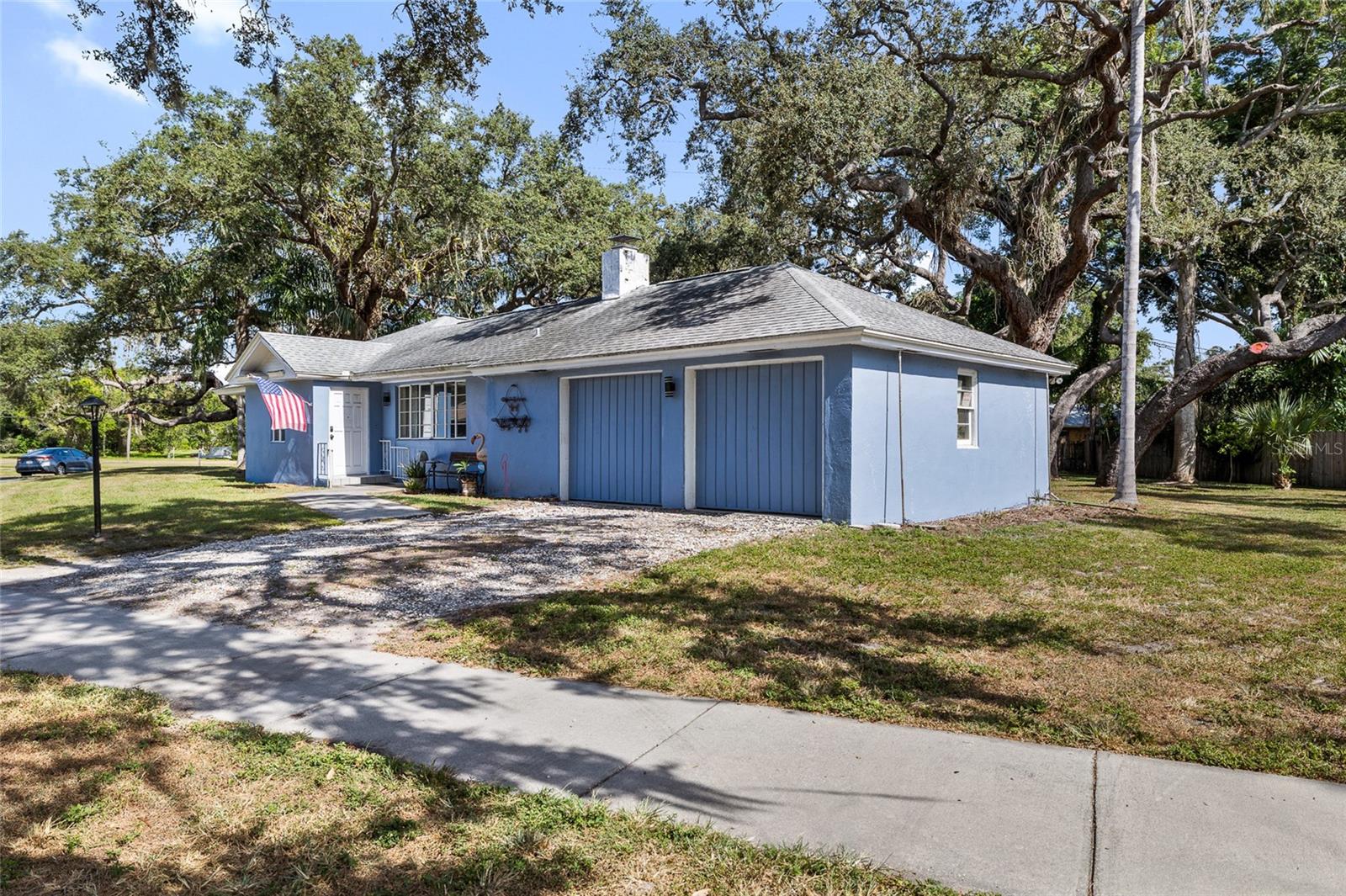 Image 4 of 47 For 2027 Pinecrest Way