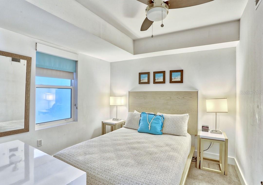 Image 15 of 40 For 10116 Gulf Boulevard 203w