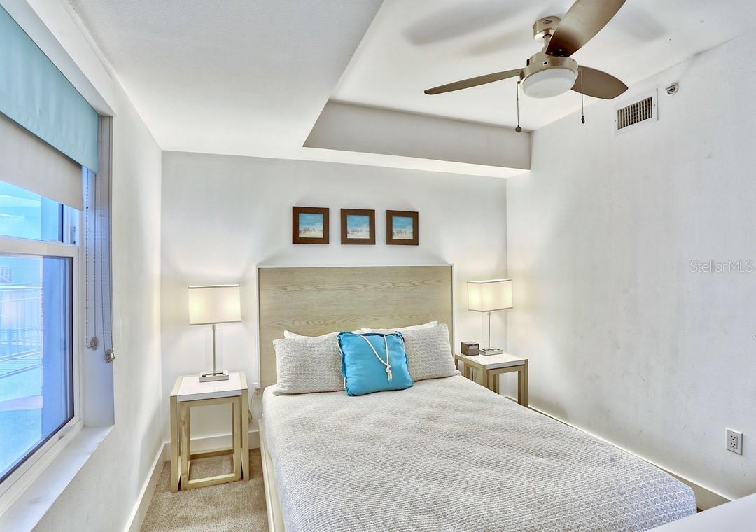 Image 16 of 40 For 10116 Gulf Boulevard 203w