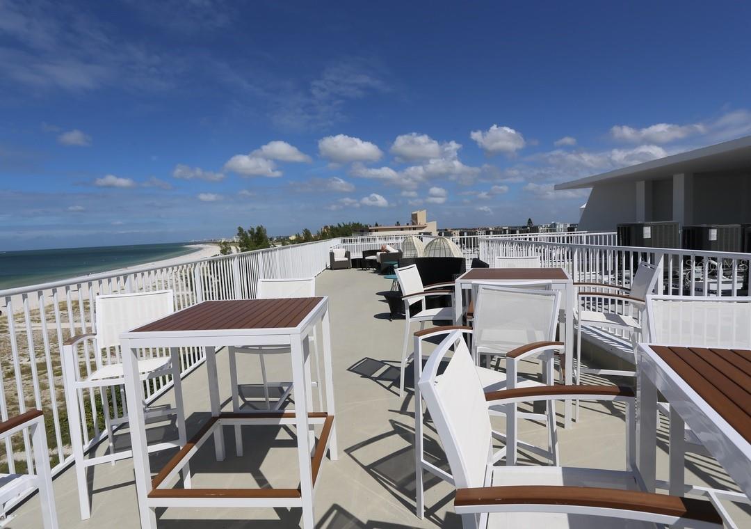 Image 35 of 40 For 10116 Gulf Boulevard 203w