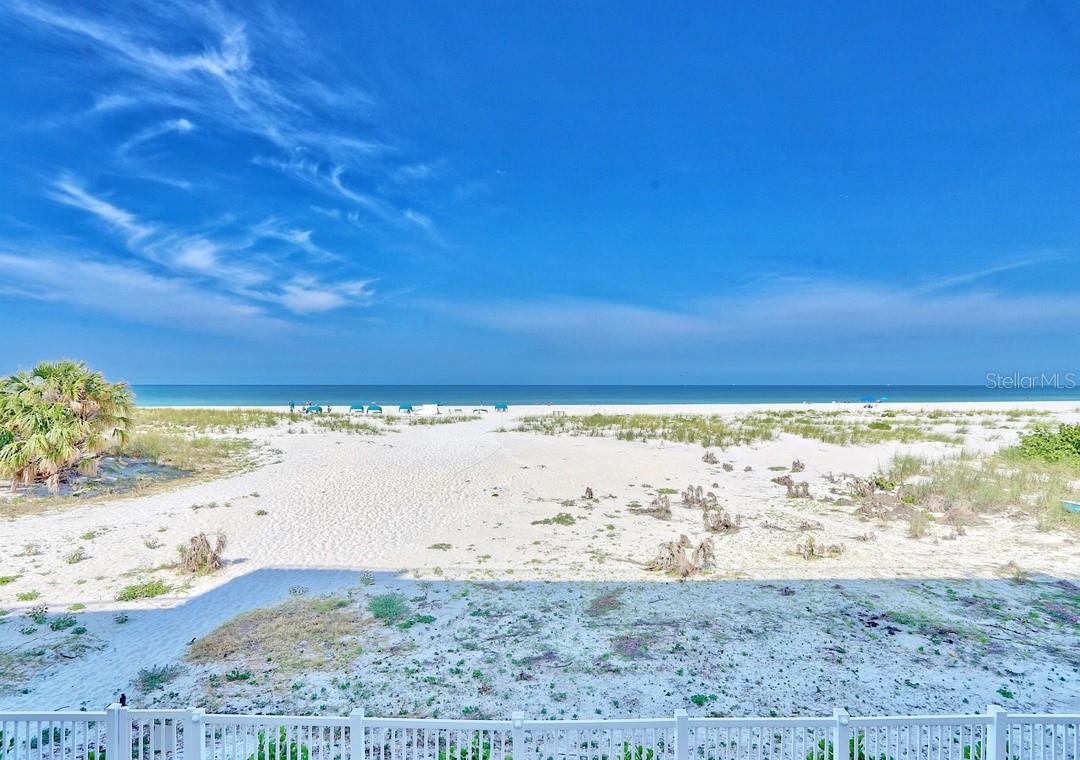 Image 40 of 40 For 10116 Gulf Boulevard 203w