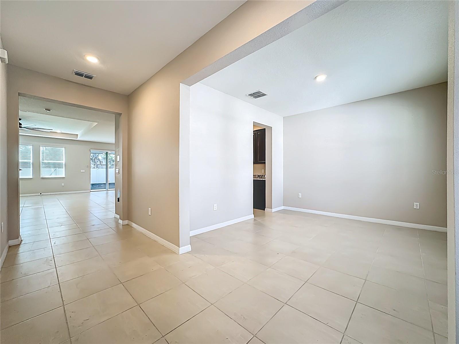 Listing photo id 10 for 13071 Brookside Moss Drive