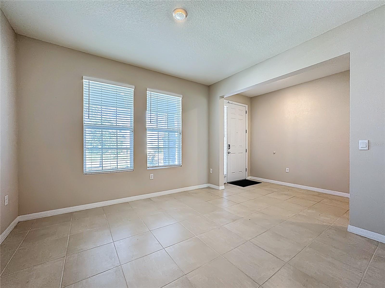 Listing photo id 12 for 13071 Brookside Moss Drive