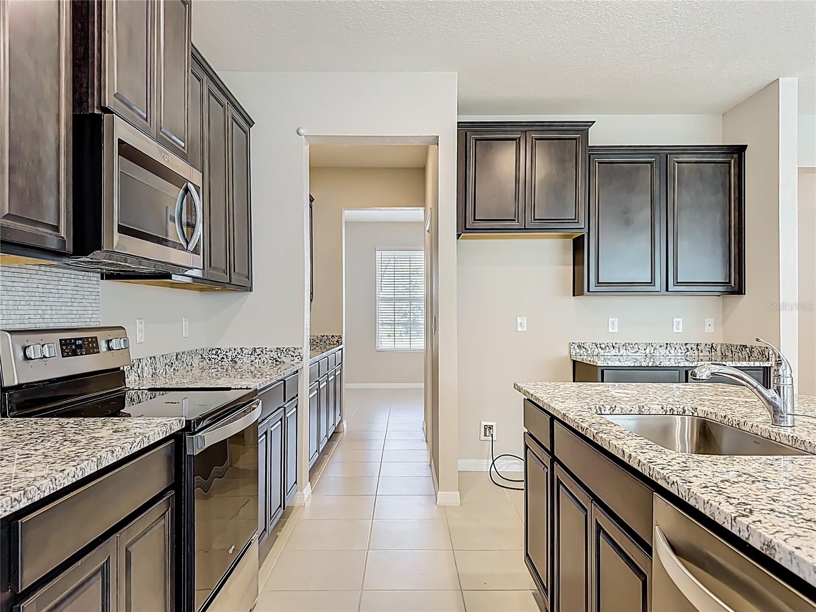 Listing photo id 17 for 13071 Brookside Moss Drive