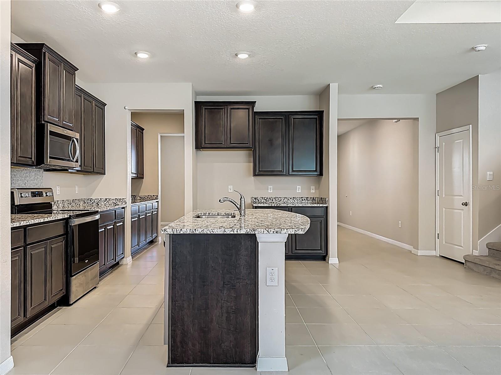 Listing photo id 18 for 13071 Brookside Moss Drive