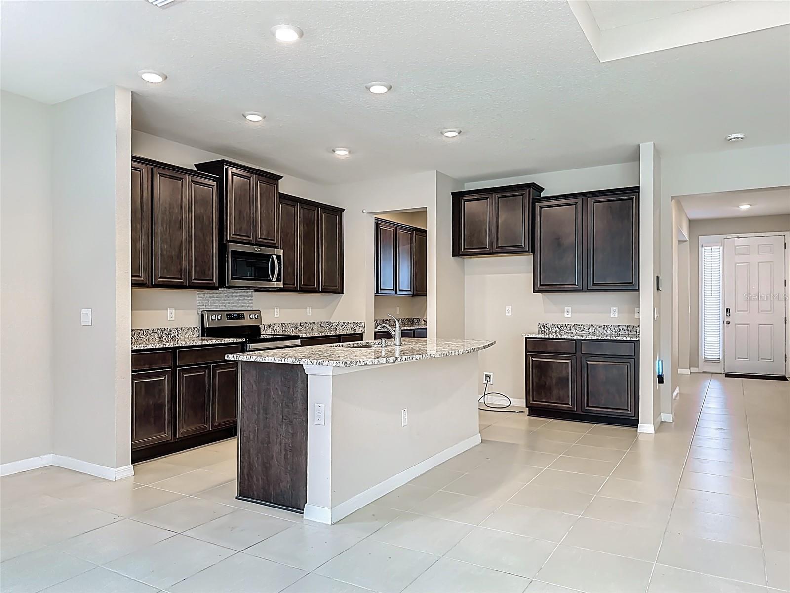 Listing photo id 19 for 13071 Brookside Moss Drive