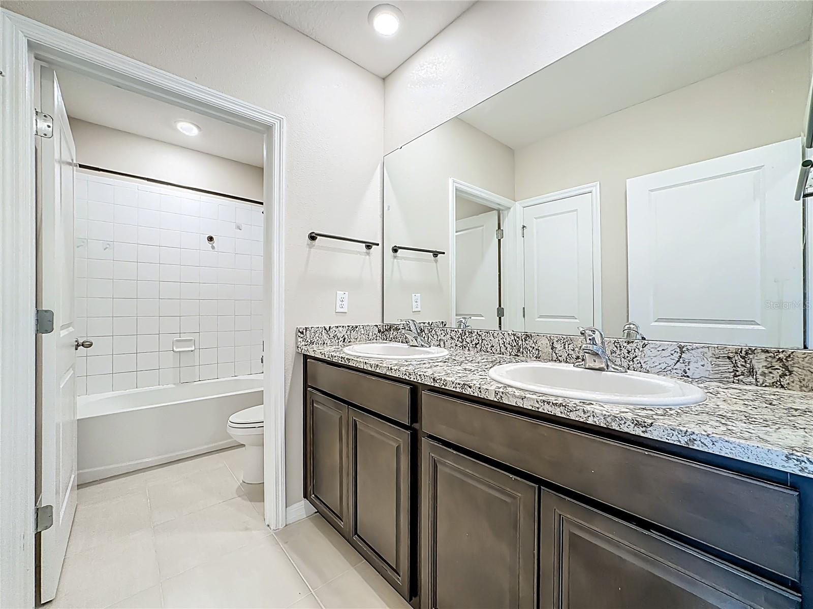 Listing photo id 56 for 13071 Brookside Moss Drive