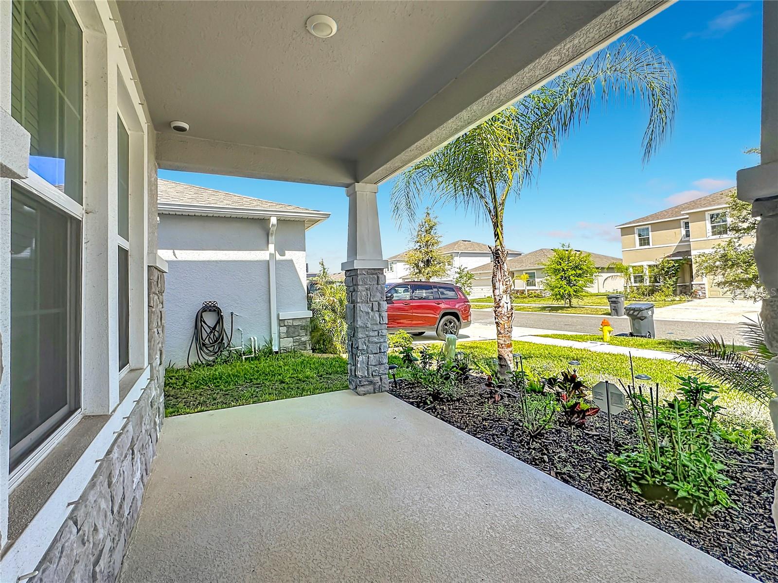 Listing photo id 66 for 13071 Brookside Moss Drive