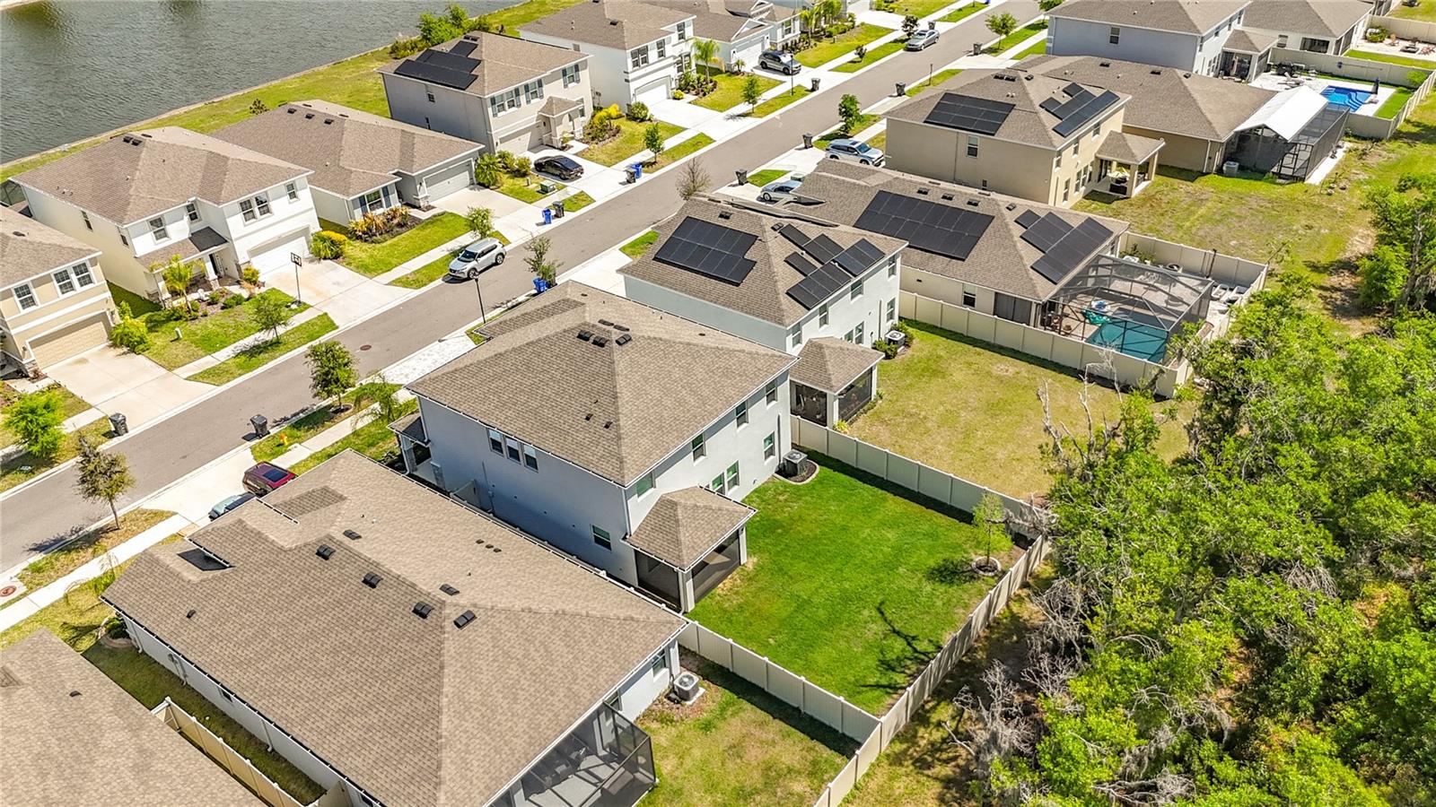 Listing photo id 79 for 13071 Brookside Moss Drive