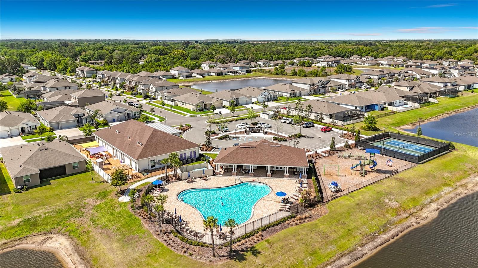 Listing photo id 85 for 13071 Brookside Moss Drive