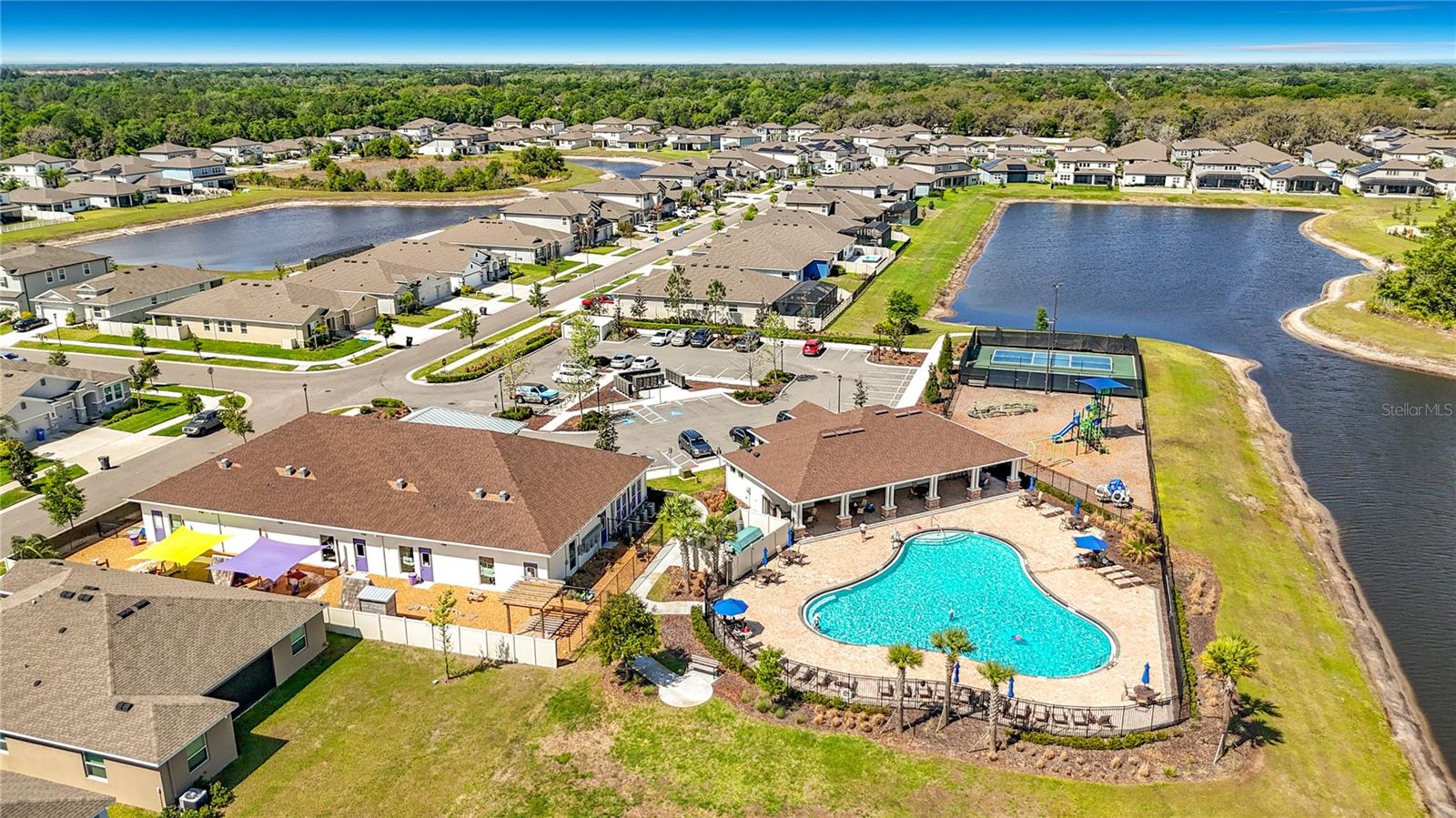 Listing photo id 86 for 13071 Brookside Moss Drive