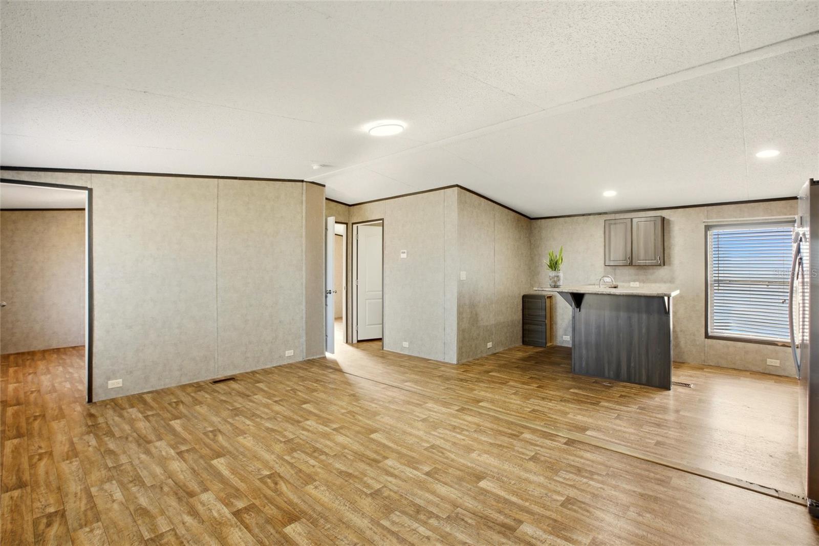 Image 10 of 44 For 1885 Far Pointe Drive