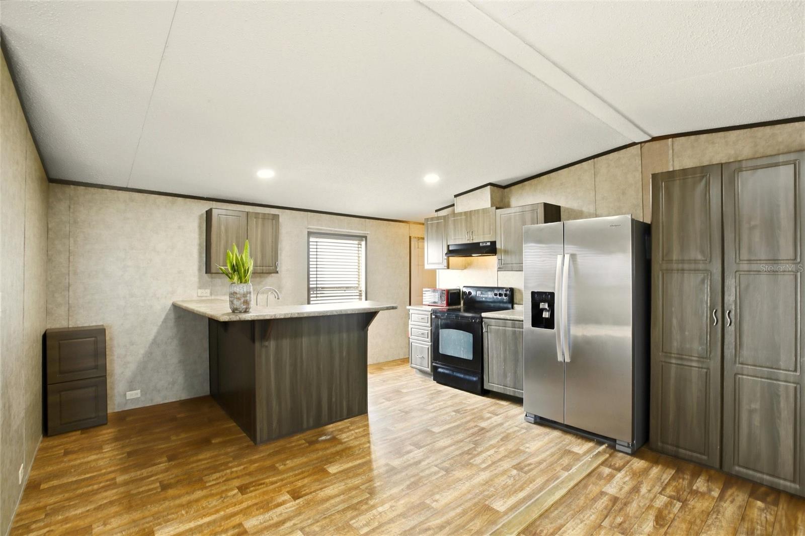 Image 12 of 44 For 1885 Far Pointe Drive