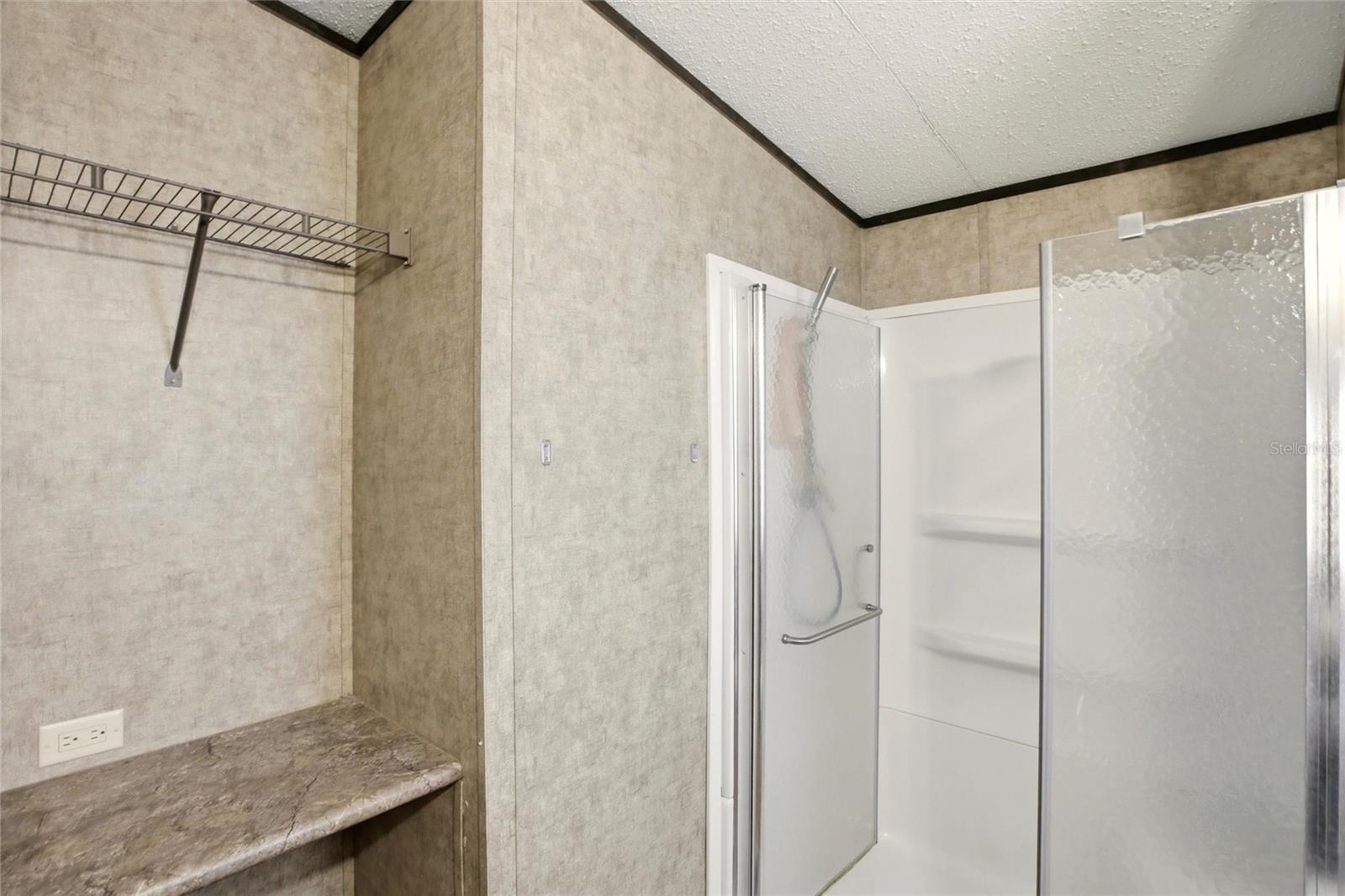 Image 20 of 44 For 1885 Far Pointe Drive