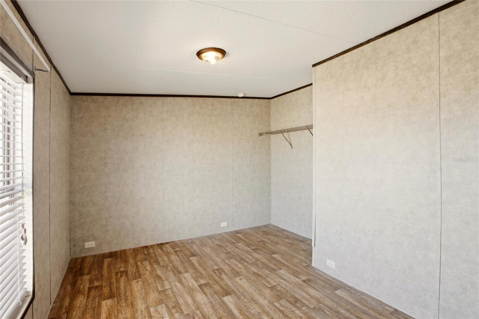 Image 21 of 44 For 1885 Far Pointe Drive