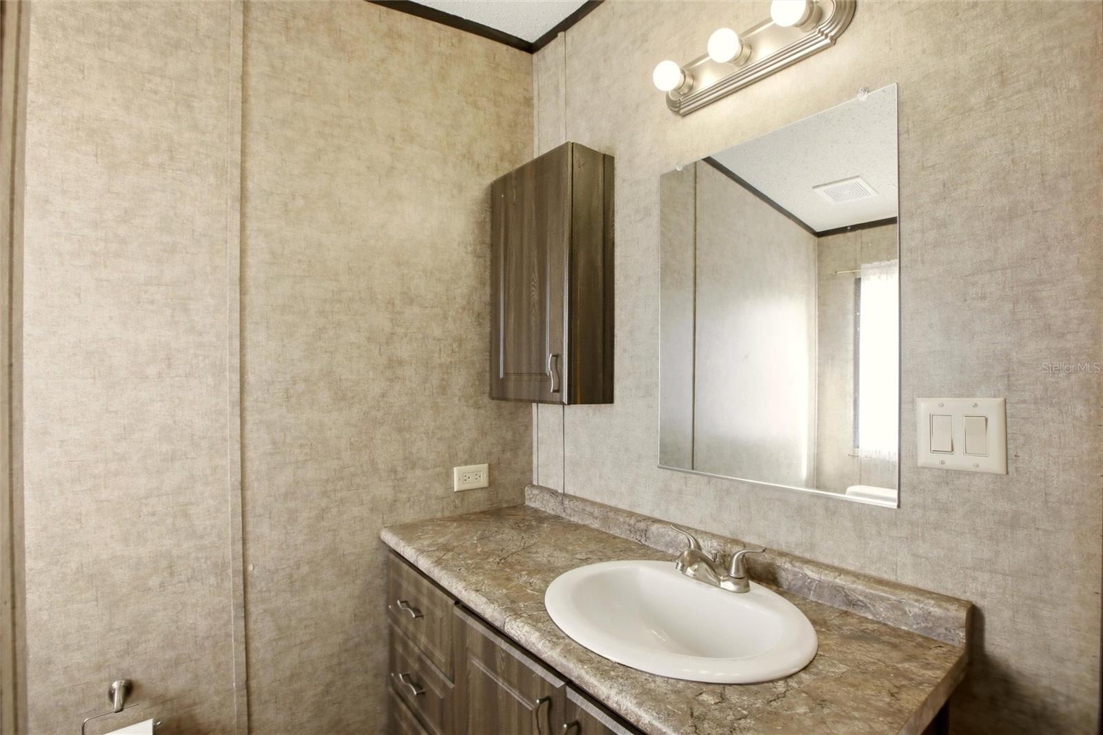 Image 26 of 44 For 1885 Far Pointe Drive