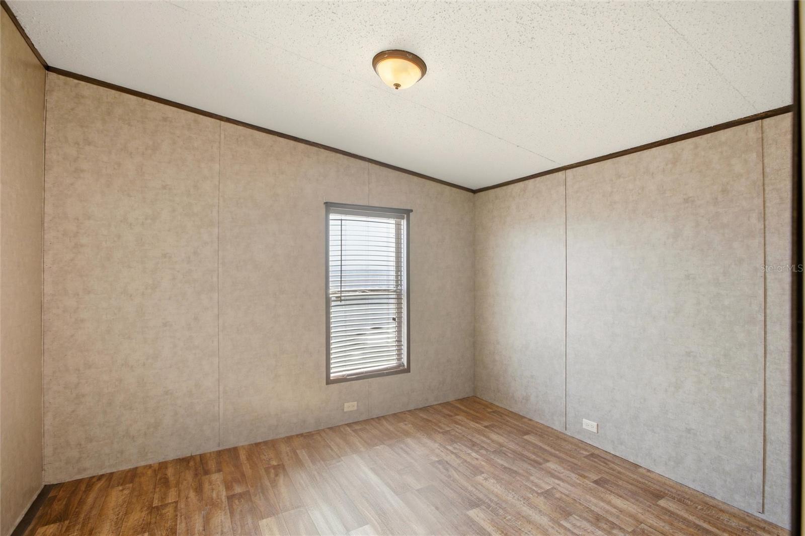 Image 27 of 44 For 1885 Far Pointe Drive