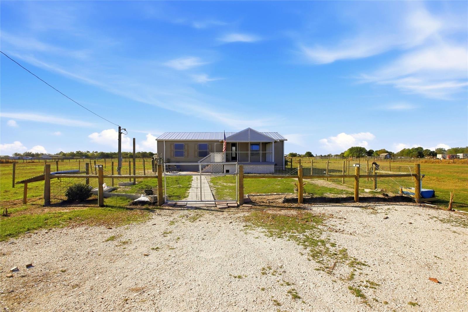 Image 3 of 44 For 1885 Far Pointe Drive