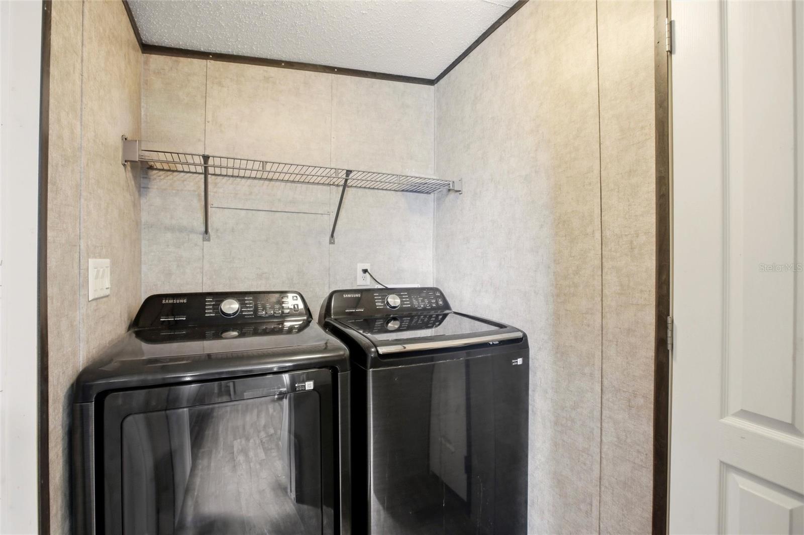 Image 30 of 44 For 1885 Far Pointe Drive