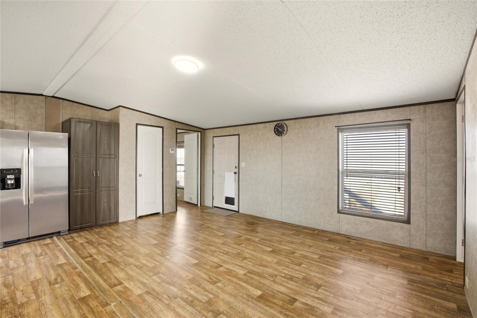 Image 8 of 44 For 1885 Far Pointe Drive