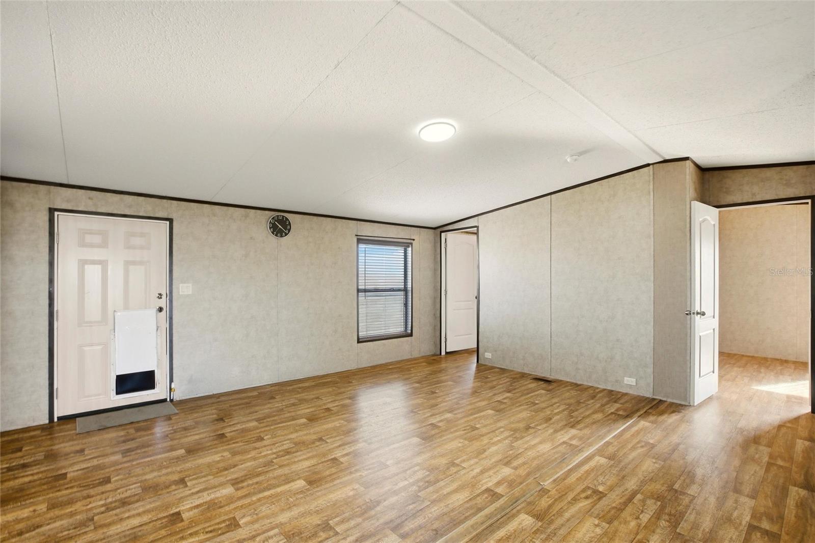 Image 9 of 44 For 1885 Far Pointe Drive