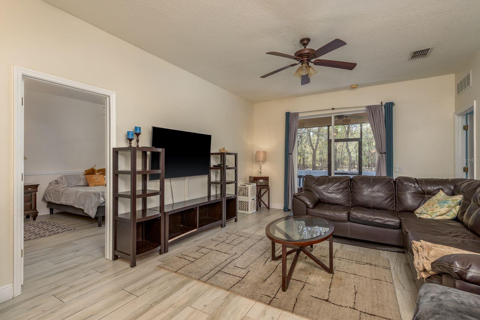 Image 19 of 55 For 17902 Cunningham Court